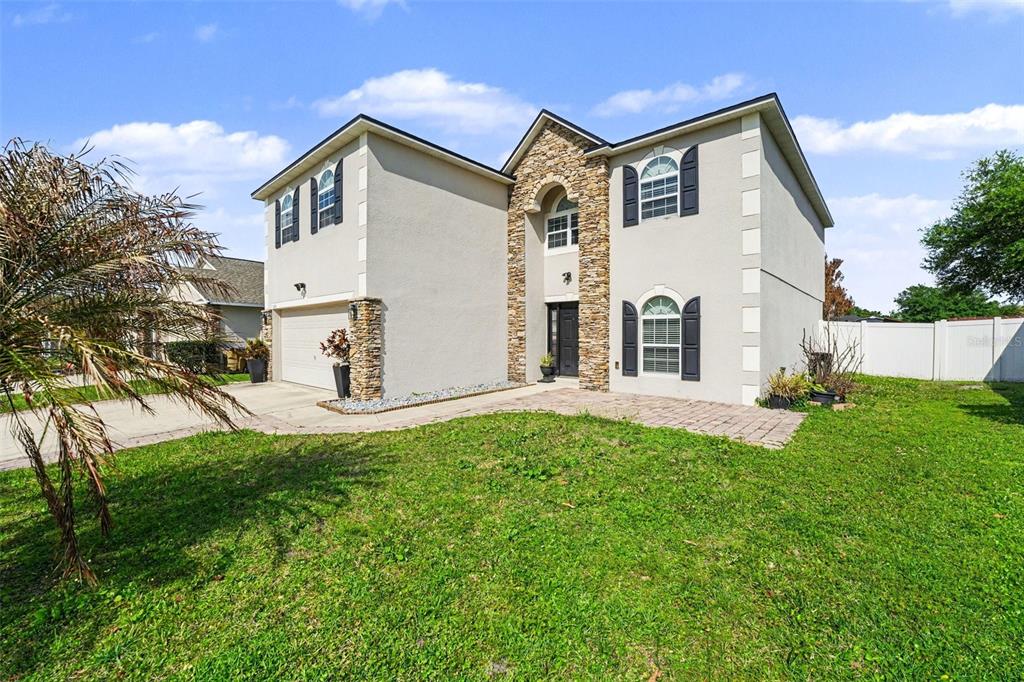 5684 Sycamore Canyon Drive Kissimmee, FL 34758 - Photo 2 of 18