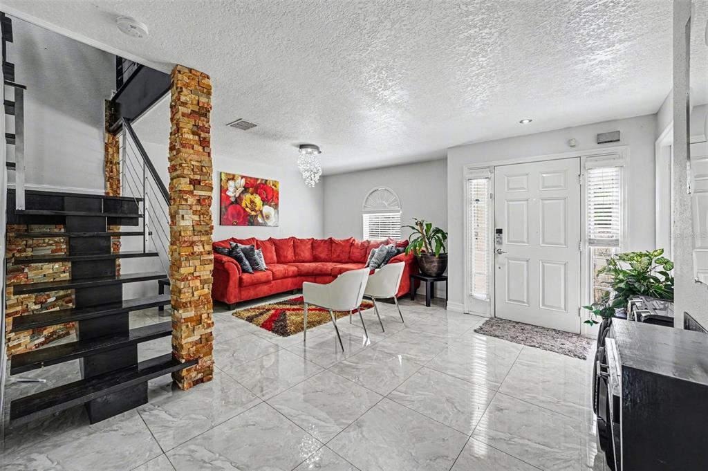 5684 Sycamore Canyon Drive Kissimmee, FL 34758 - Photo 3 of 18