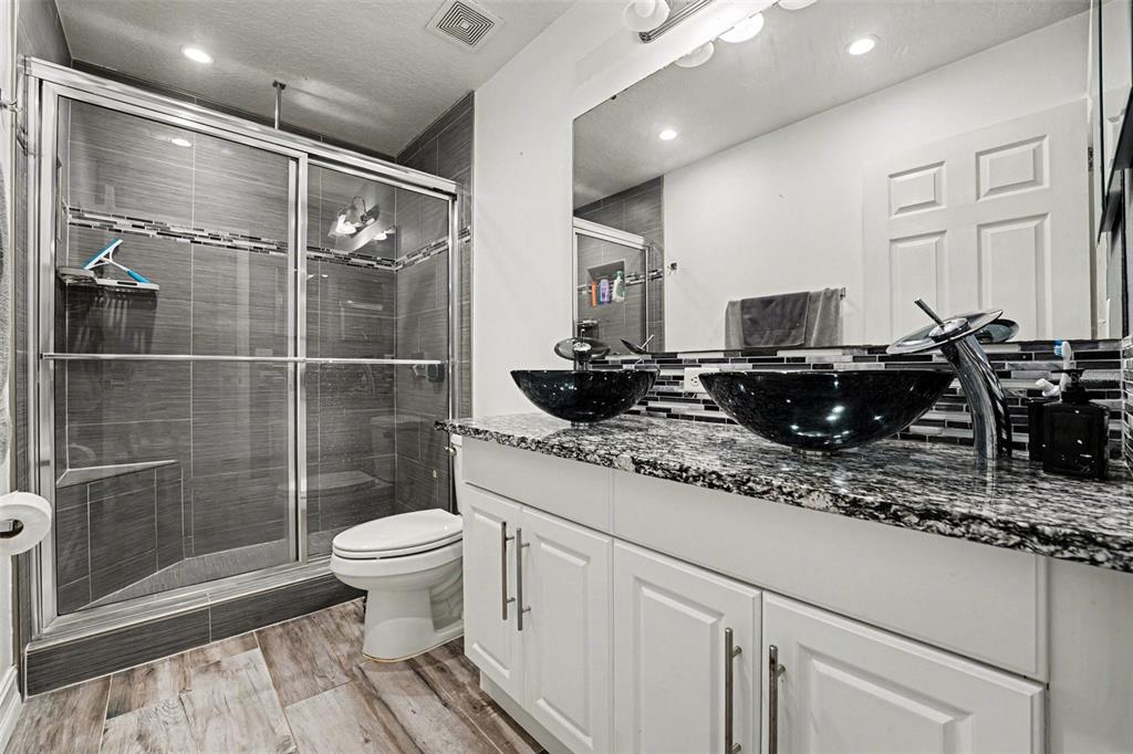 5684 Sycamore Canyon Drive Kissimmee, FL 34758 - Photo 9 of 18