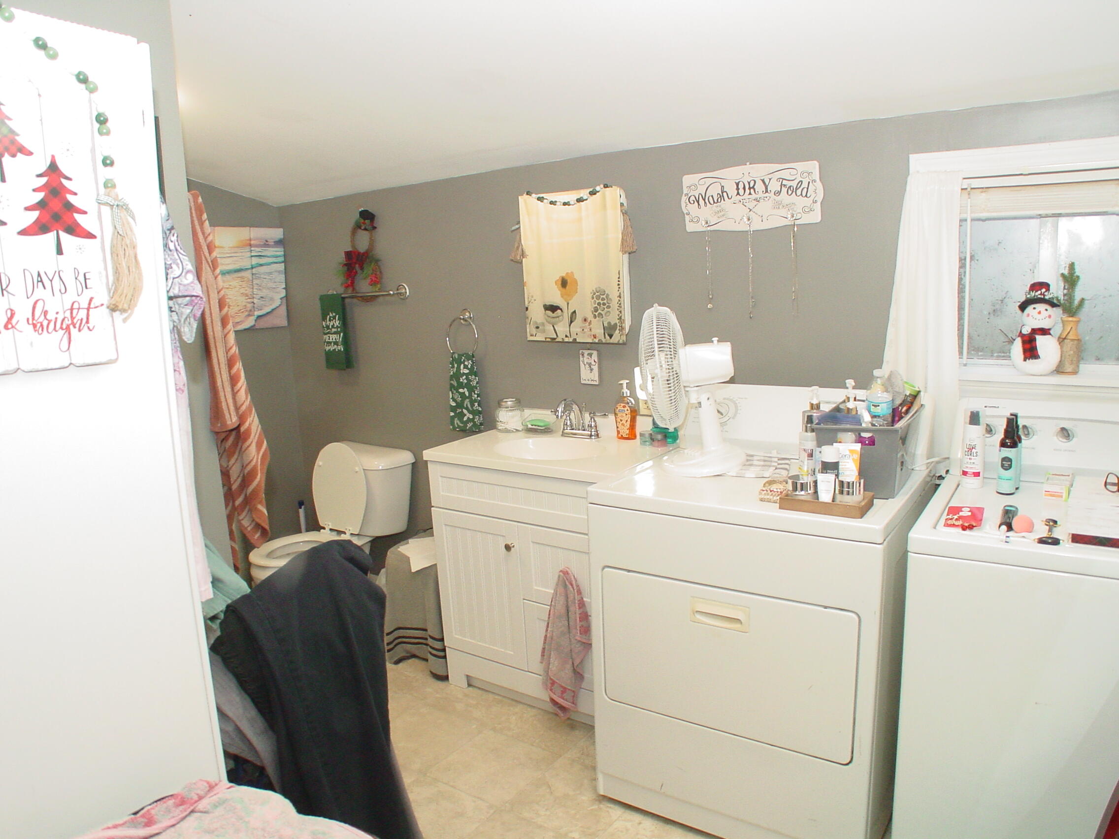 348-350 Lakeview Road Glenburn, ME 04401 - Photo 11 of 13 Rental unit bath