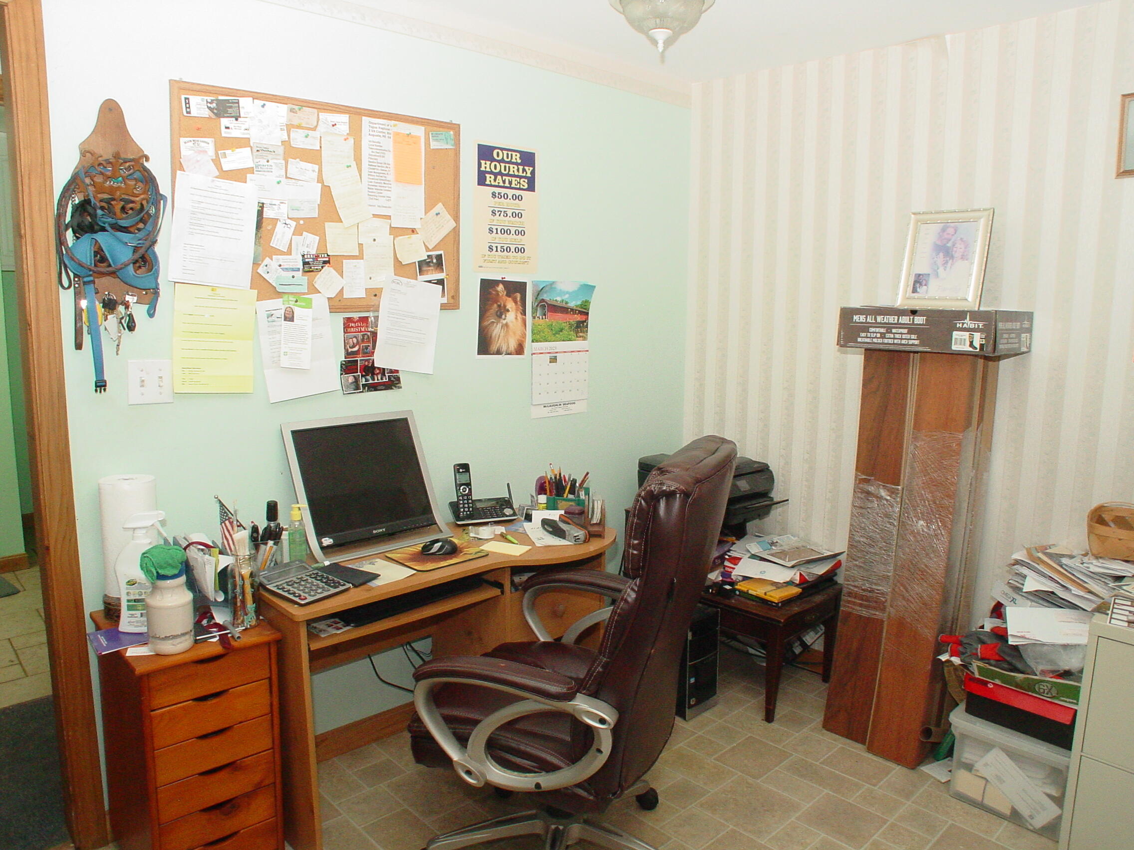 348-350 Lakeview Road Glenburn, ME 04401 - Photo 7 of 13 Main office