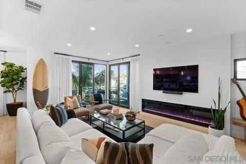 $3,125,000 | 3301 Lincoln Street, Carlsbad, CA 92008