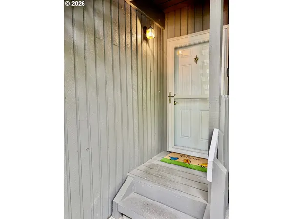 $285,000 | 44 Eagle Crest Drive, Lake Oswego, OR 97035