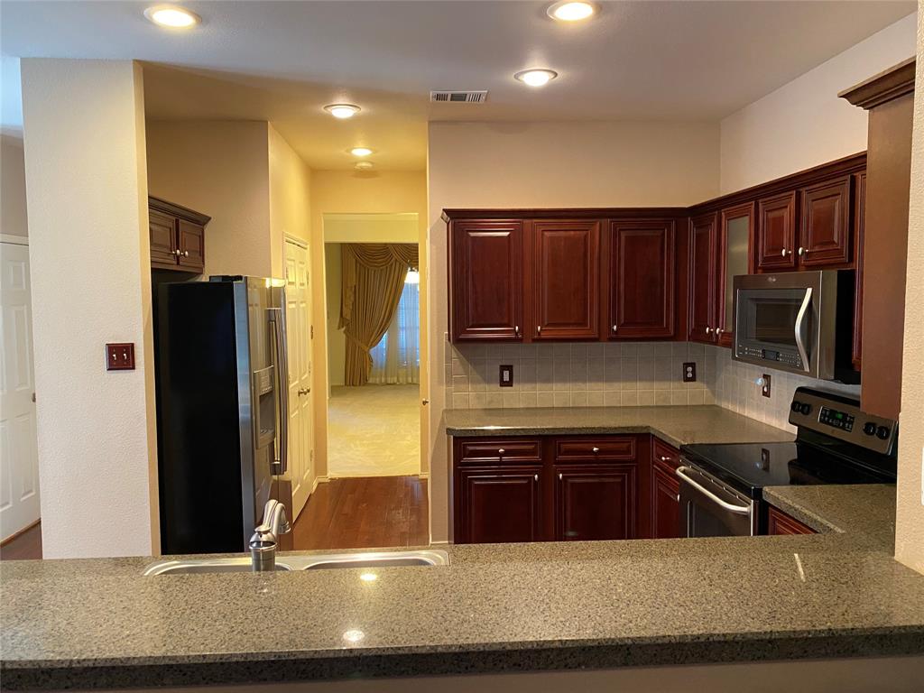 207 Colonial Lane Euless, TX 76040 - Photo 12 of 35