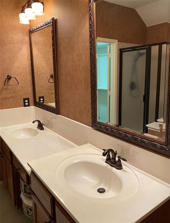 207 Colonial Lane Euless, TX 76040 - Photo 24 of 35