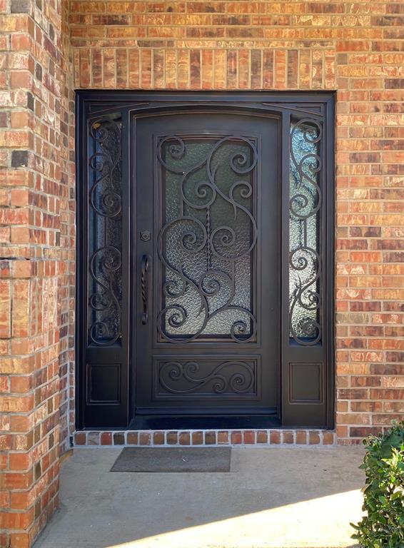 207 Colonial Lane Euless, TX 76040 - Photo 3 of 35