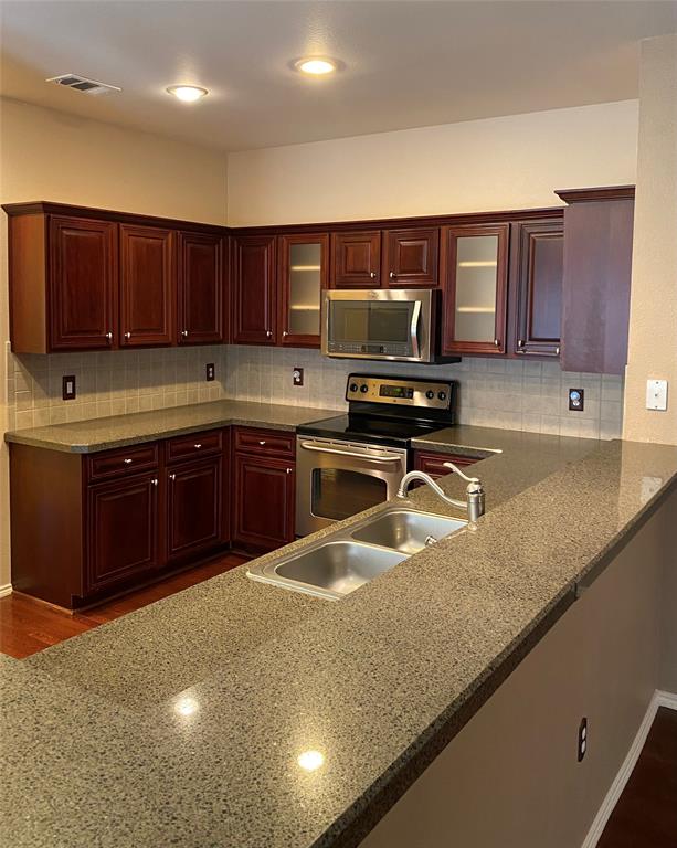 207 Colonial Lane Euless, TX 76040 - Photo 9 of 35
