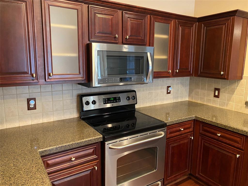 207 Colonial Lane Euless, TX 76040 - Photo 10 of 35