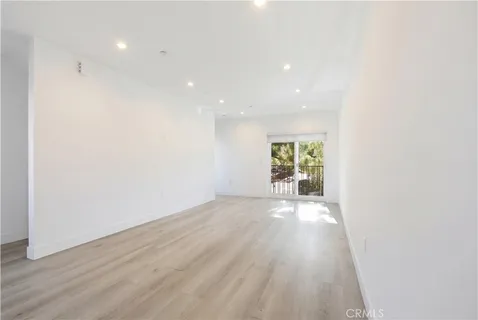 $3,590 | 21721 Hart Street, Canoga Park, CA 91303