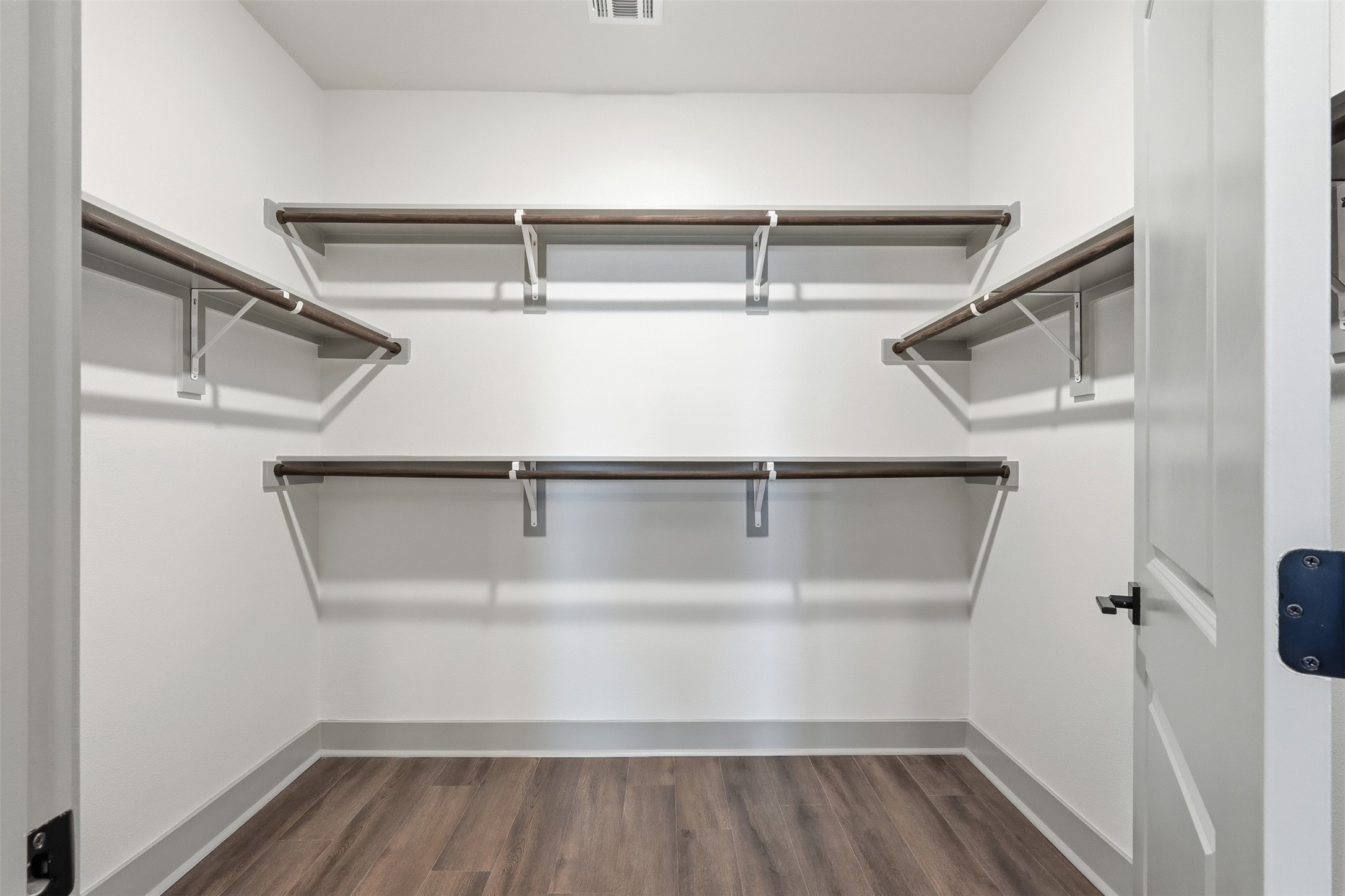 1950 Winrock Boulevard, Unit B2 Houston, TX 77057 - Photo 13 of 32 a view of small space