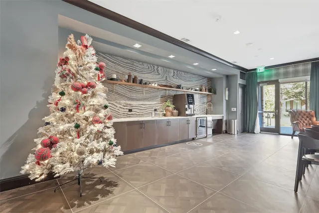 $2,200 | 1950 Winrock Boulevard, Unit B2, Houston, TX 77057