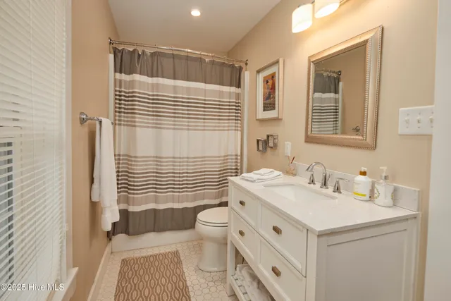 $2,200 | 297 Broad Street, Oriental, NC 28571