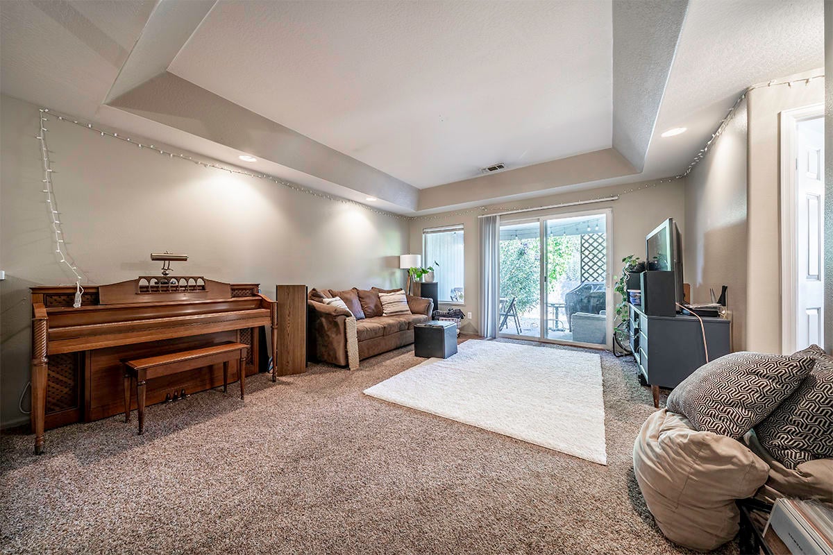 929 Brandi Way Central Point, OR 97502 - Photo 14 of 27 DSC03276-HDR