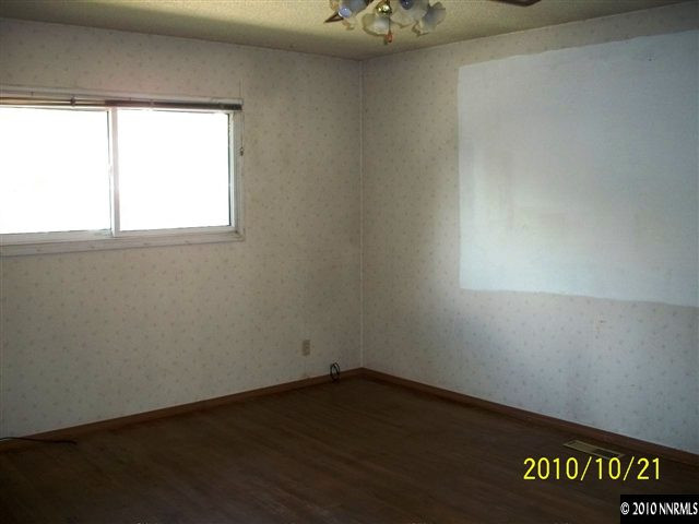 4531 Azalea Drive Reno, NV 89502 - Photo 5 of 10 an empty room with a window