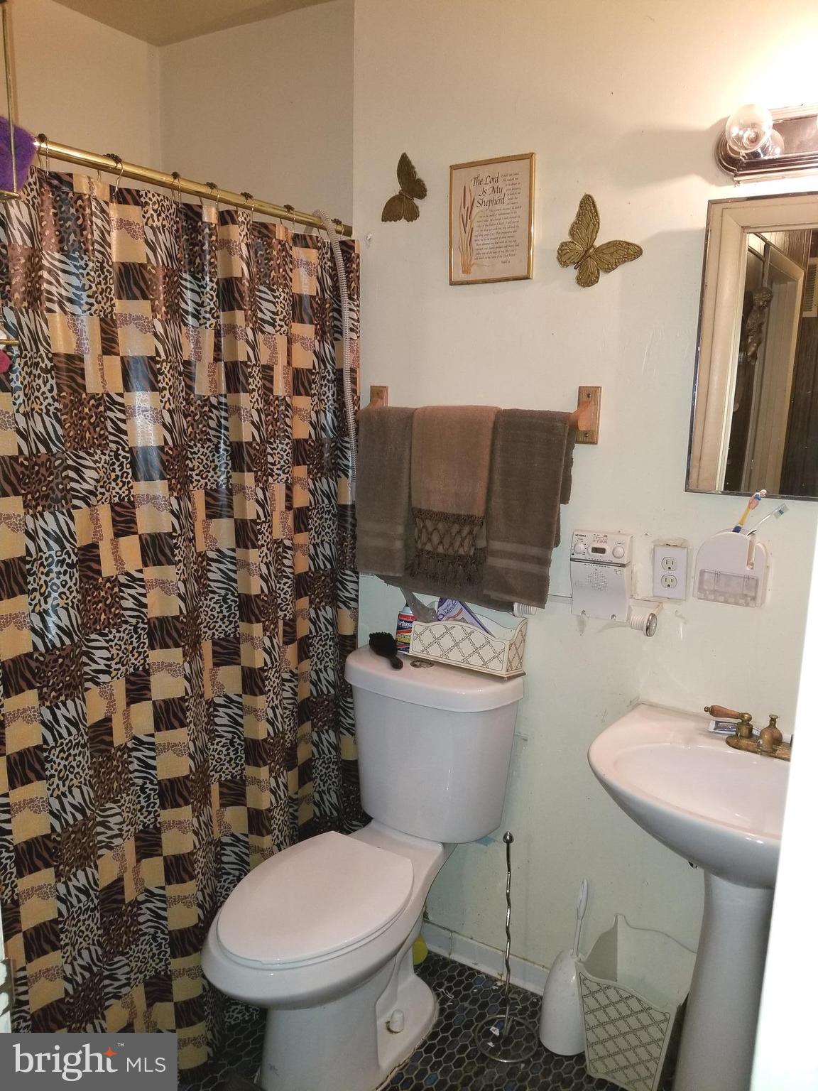 5927 Addison Road Capitol Heights, MD 20743 - Photo 8 of 13 Bath