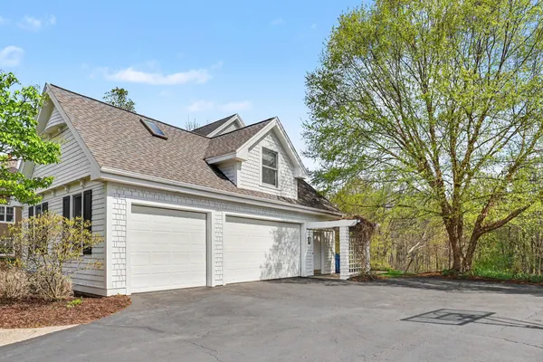 $1,499,000 | 1670 Flowers Crossing Drive Northeast, Grand Rapids, MI 49525