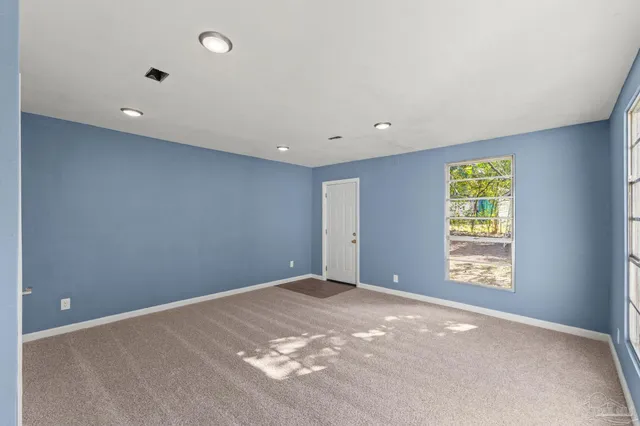 a view of a livingroom with an empty space