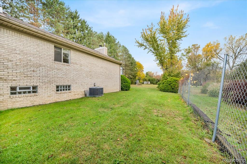 1370 South Boulevard Rochester, MI 48309 - Photo 37 of 65