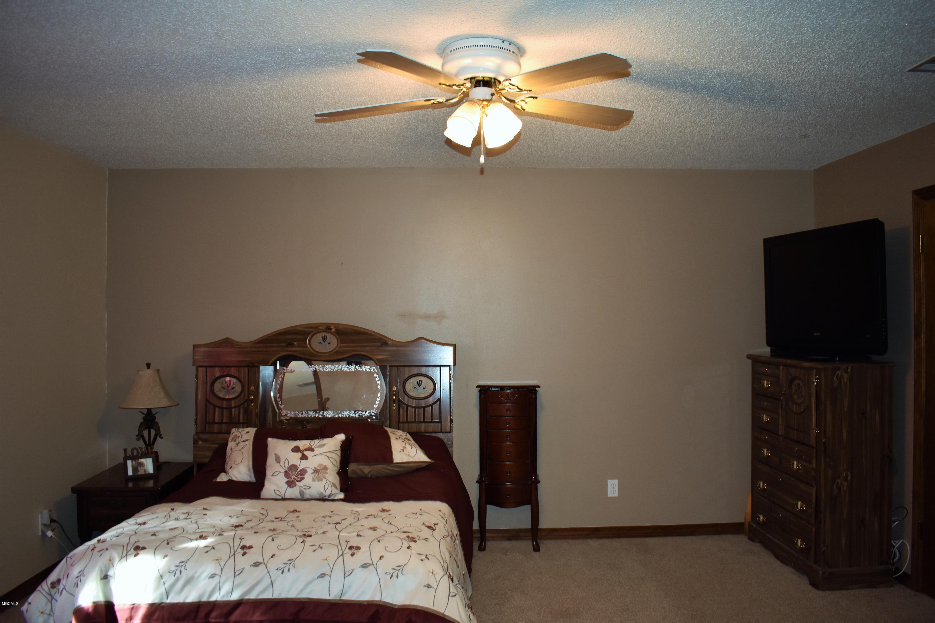 4004 Kasper Road Moss Point, MS 39562 - Photo 21 of 38 DSC_0033