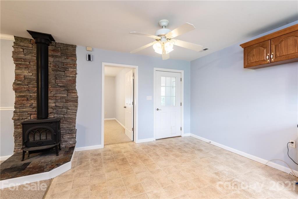 4663 Pittstown Road Hickory, NC 28602 - Photo 12 of 44 Gallery Image 12