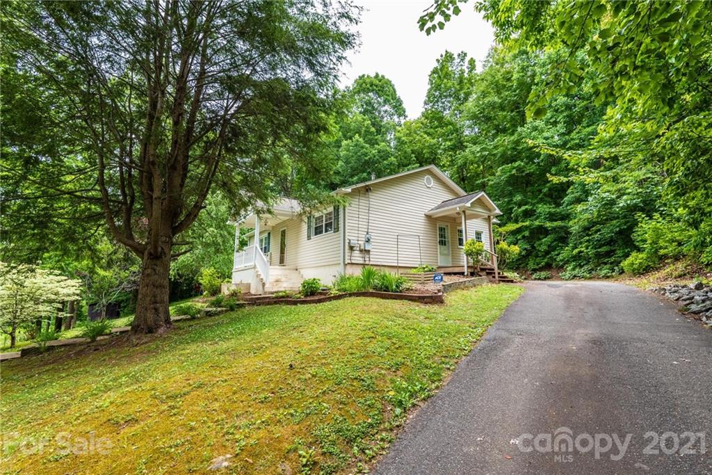 4663 Pittstown Road Hickory, NC 28602 - Photo 3 of 44 Gallery Image 3