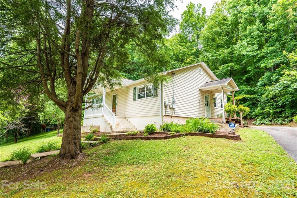 4663 Pittstown Road Hickory, NC 28602 - Photo 4 of 44 Gallery Image 4