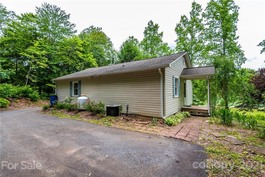 4663 Pittstown Road Hickory, NC 28602 - Photo 33 of 44 Gallery Image 33