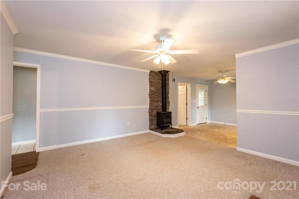 4663 Pittstown Road Hickory, NC 28602 - Photo 5 of 44 Gallery Image 5