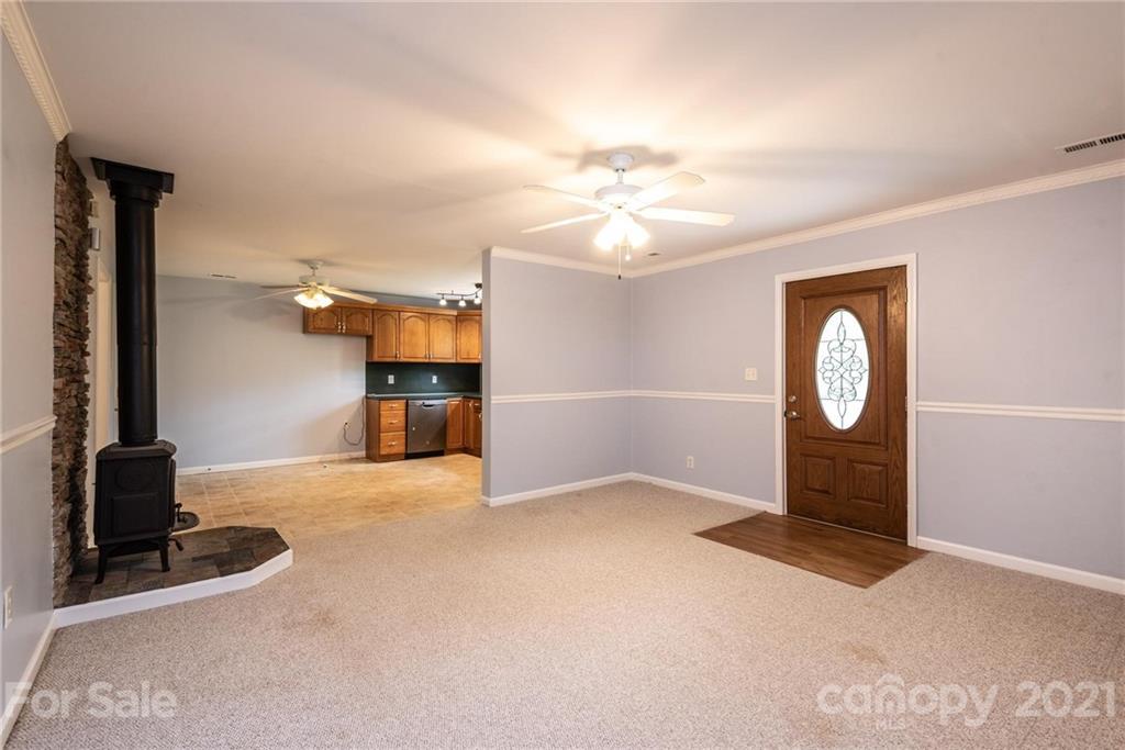 4663 Pittstown Road Hickory, NC 28602 - Photo 6 of 44 Gallery Image 6