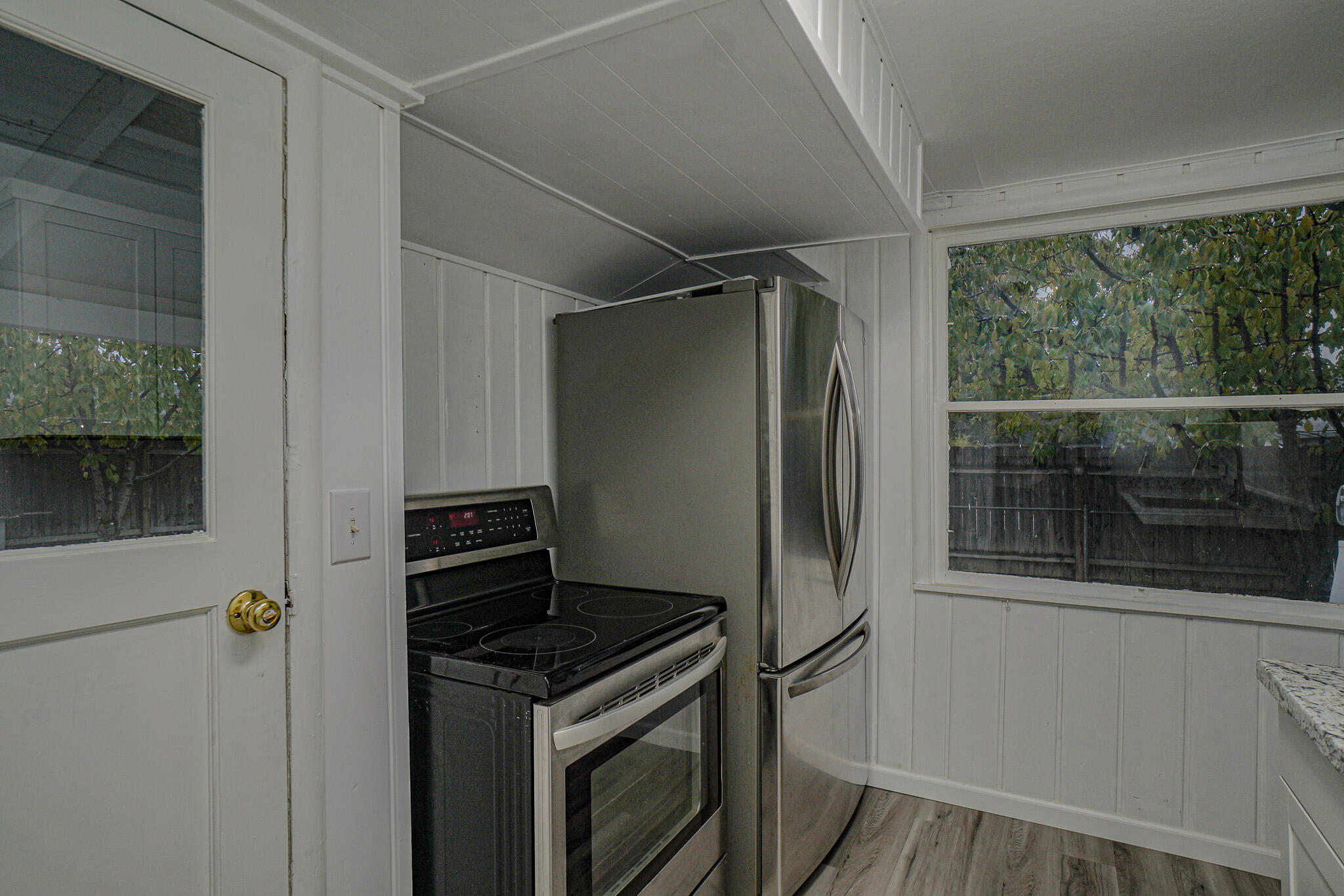 610 West 4th Street Phoenix, OR 97535 - Photo 8 of 32 DSC09997