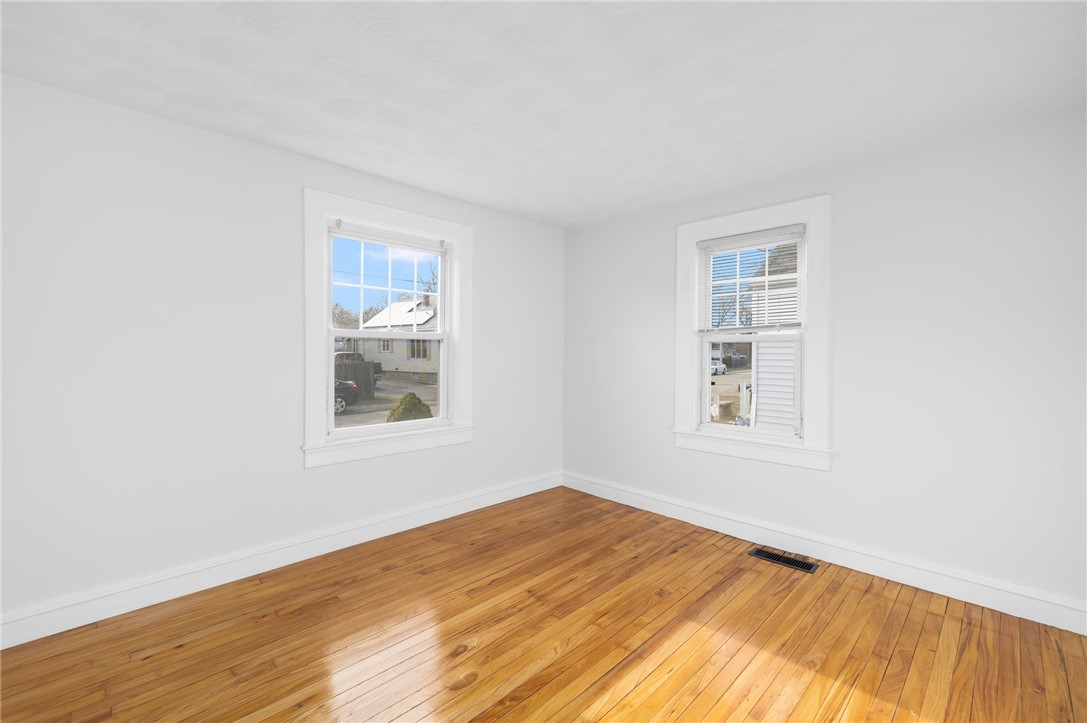 146 Holmes Road Warwick, RI 02888 - Photo 11 of 20