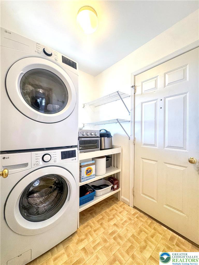 619 Stoney Run Road Pottsville, PA 17901 - Photo 16 of 37 Laundry/Mudroom