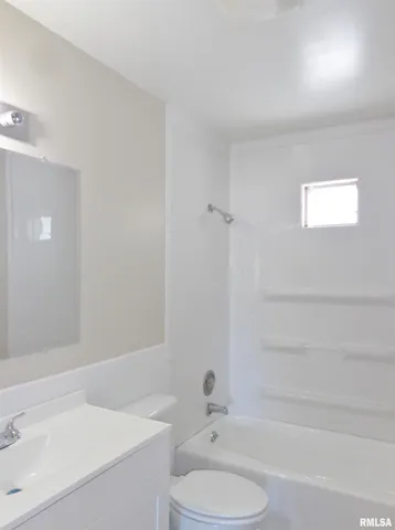 $899 | 4726 West Merol Court, Unit A, Peoria, IL 61604