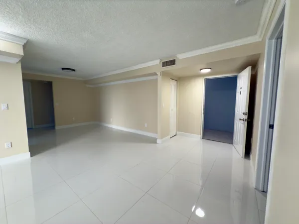$2,100 | 5962 Morningstar Circle, Unit 102, Delray Beach, FL 33484