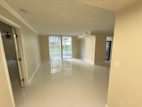 $2,100 | 5962 Morningstar Circle, Unit 102, Delray Beach, FL 33484