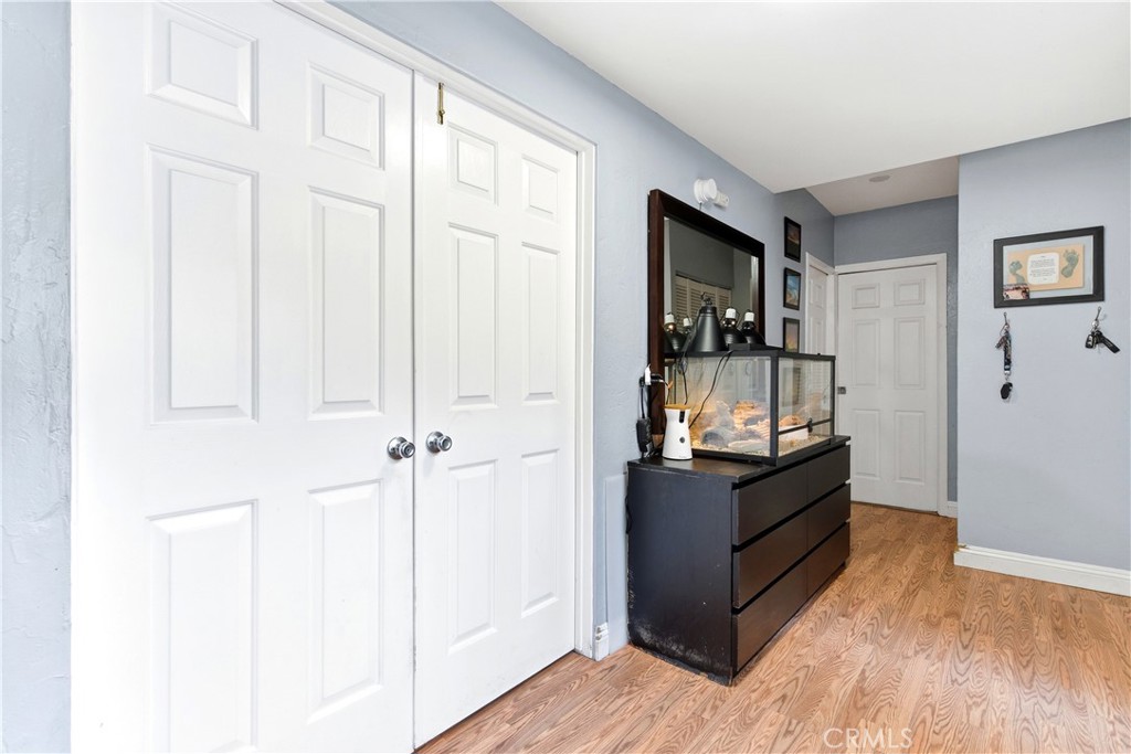 5652 Sycamore Street Wrightwood, CA 92397 - Photo 13 of 50 a living room with furniture