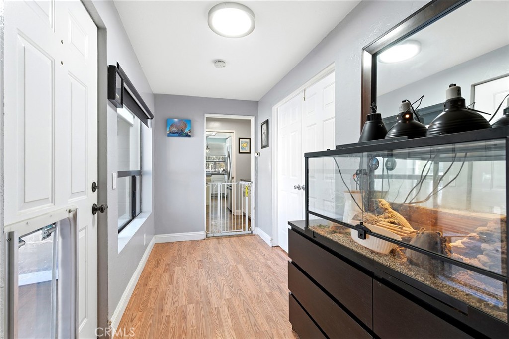 5652 Sycamore Street Wrightwood, CA 92397 - Photo 22 of 50 a view of a living room