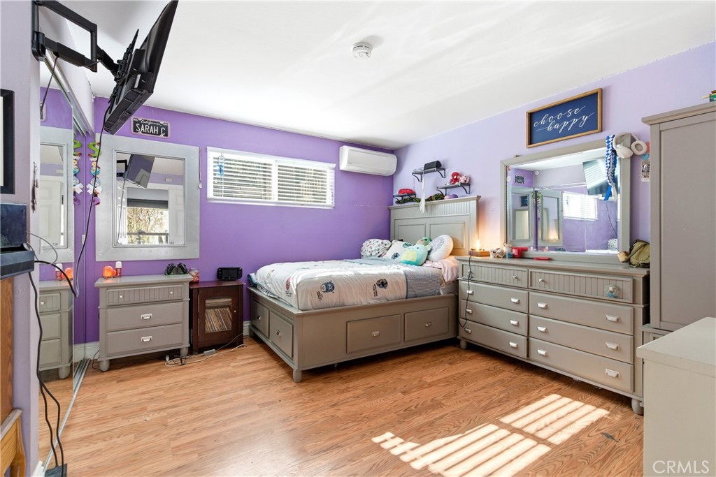 5652 Sycamore Street Wrightwood, CA 92397 - Photo 23 of 50 a room with furniture and a window