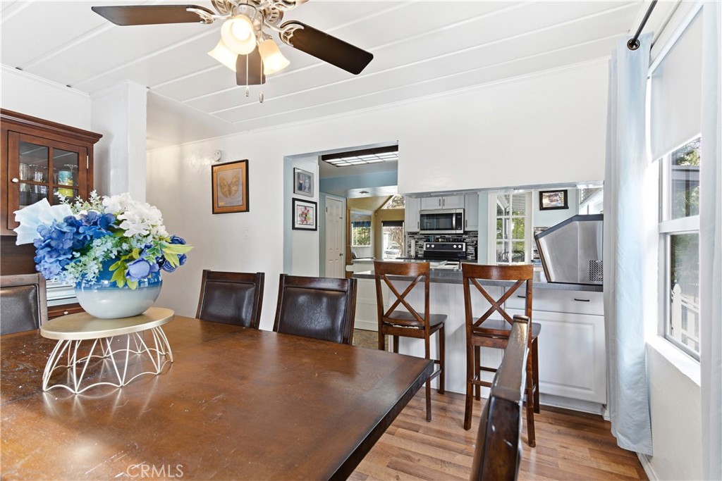 5652 Sycamore Street Wrightwood, CA 92397 - Photo 31 of 50 a dining room with furniture and window