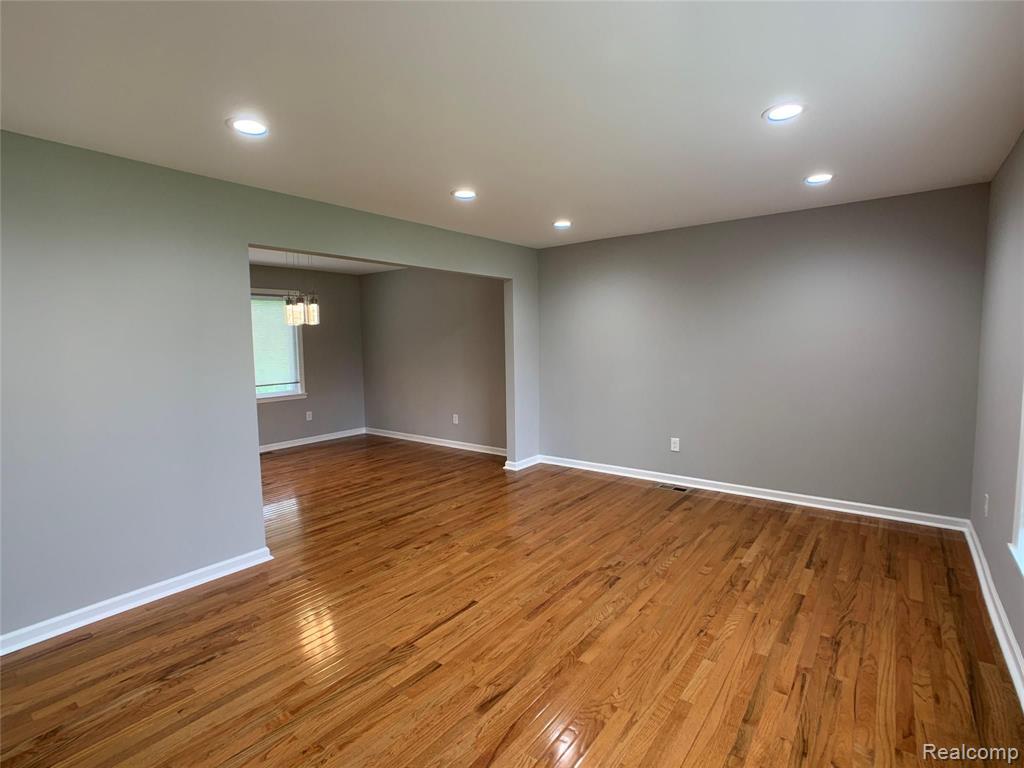 5300 Franklin Ridge Circle West Bloomfield, MI 48322 - Photo 7 of 29