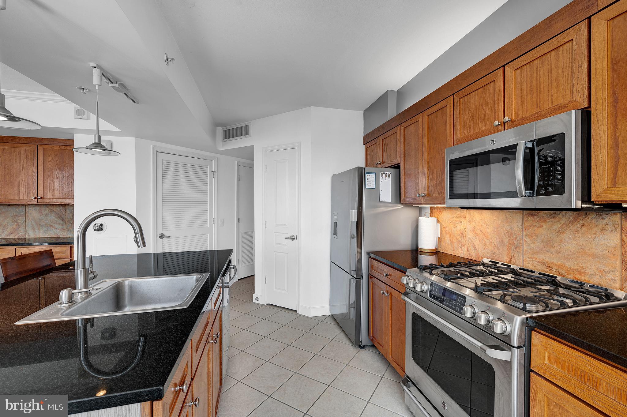 616 E Street Northwest, Unit 1118 Washington, DC 20004 - Photo 12 of 52