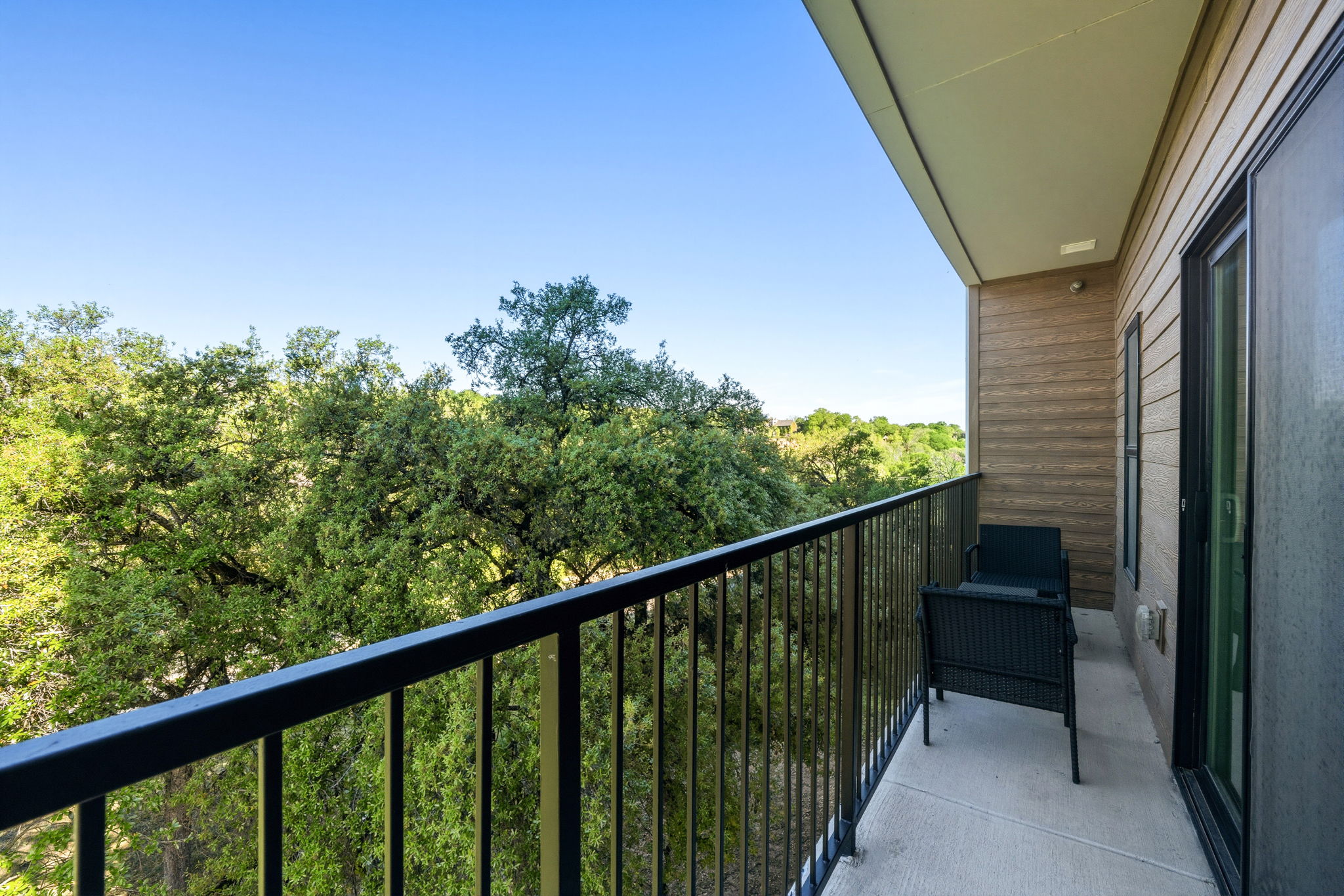 2500 Longview Street, Unit 300 Austin, TX 78705 - Photo 19 of 36 West facing balcony