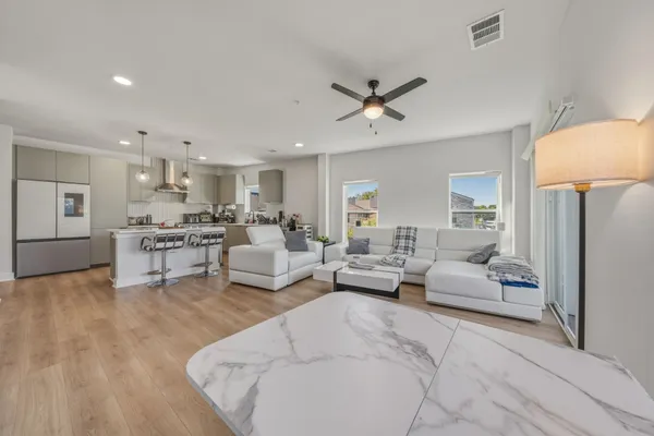 $589,000 | 2500 Longview Street, Unit 300, Austin, TX 78705