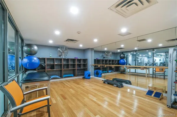 $3,895 | 10 City Place, Unit 2D, White Plains, NY 10601