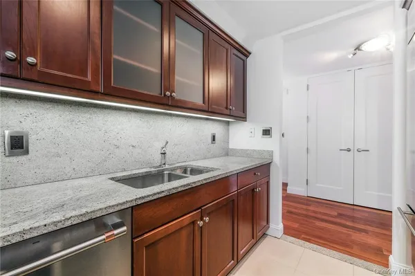 $3,895 | 10 City Place, Unit 2D, White Plains, NY 10601
