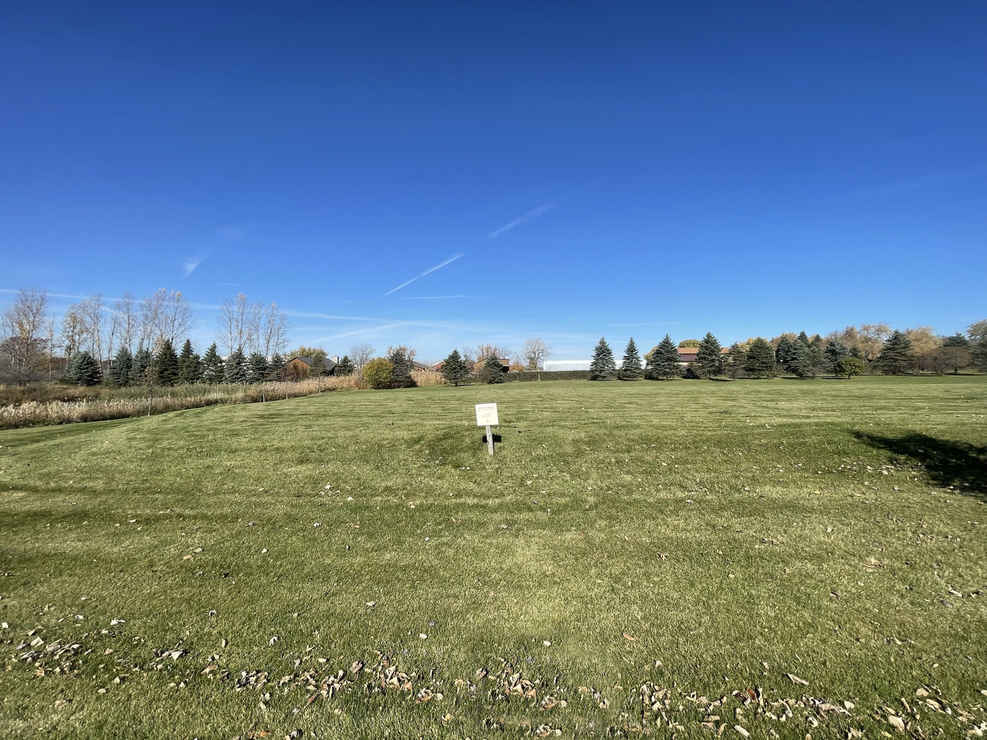 a view of a lake with houses