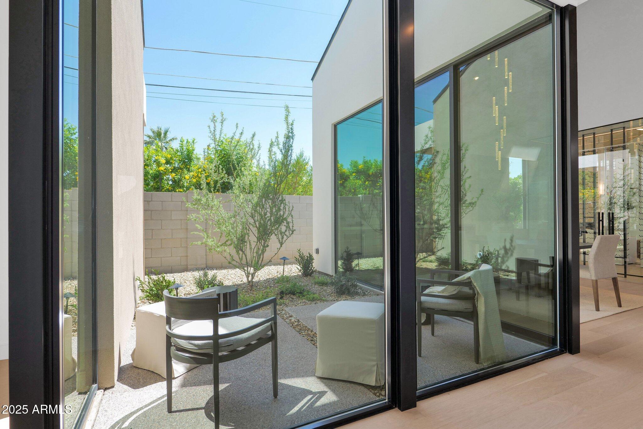 4704 North 40th Place Phoenix, AZ 85018 - Photo 6 of 65 40TH