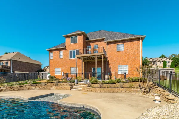 a view of a house with outdoor space