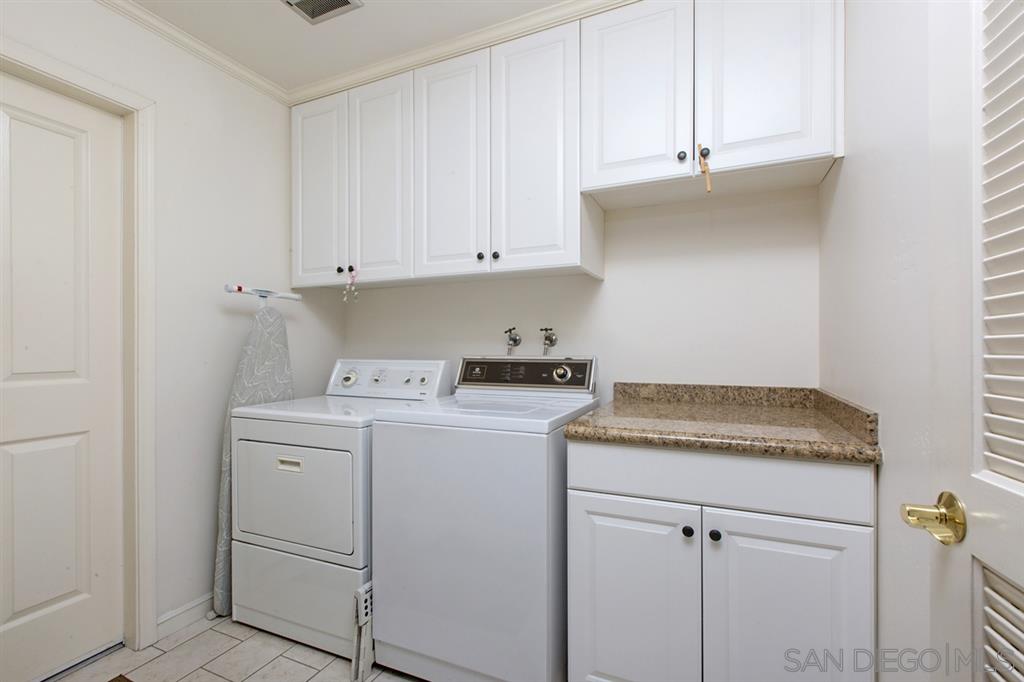 7980 Via Capri La Jolla, CA 92037 - Photo 17 of 25