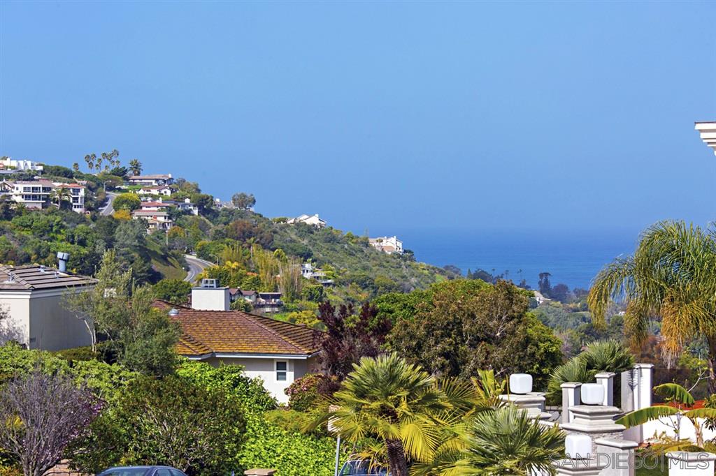 7980 Via Capri La Jolla, CA 92037 - Photo 23 of 25